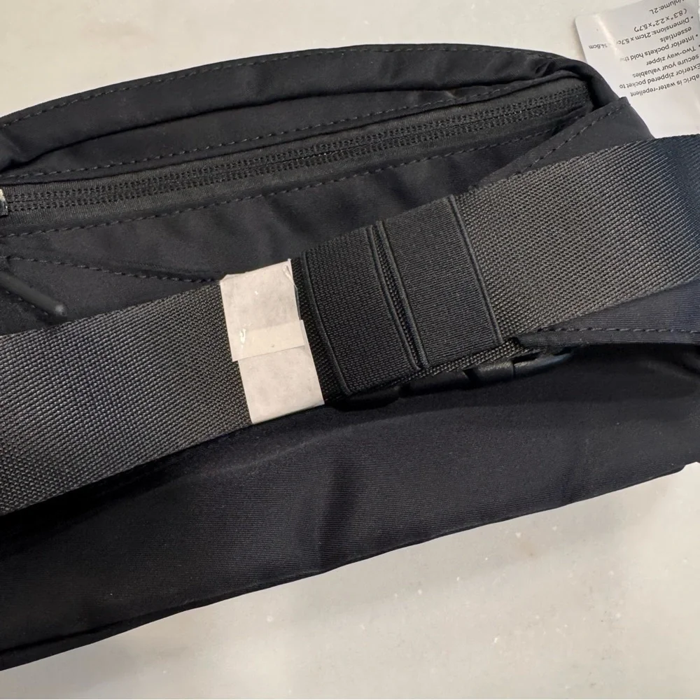 NEW LULULEMON Everywhere Belt Bag Black NWT Silver Hardware Dual Zip Pulls